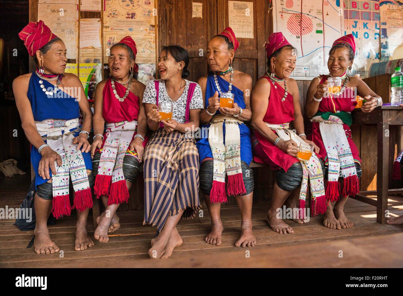 Myanmar (Birmanie), de l'État de Kayah, Kayah, Tribu du Daw Gyi Mar, kayah femmes appelé bat-femmes Banque D'Images