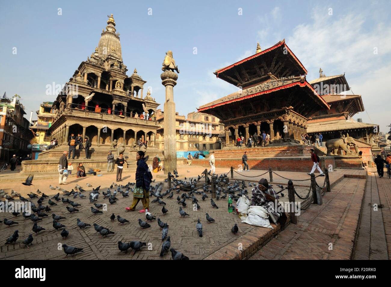 Le Népal, vallée de Kathmandu, Patan inscrite au Patrimoine Mondial de l'UNESCO, Durbar Square le matin de l'hiver (archives) Banque D'Images