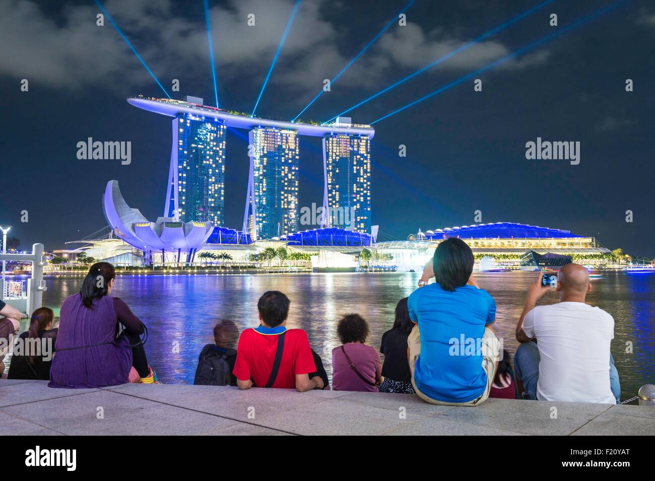 Marina Bay, Singapour, Marina Bay Sands, hôtel de luxe ouvert en 2010 et le Musée des Arts et des sciences construit comme une forme de fleur de lotus par l'architecte Moshe Safdie Banque D'Images