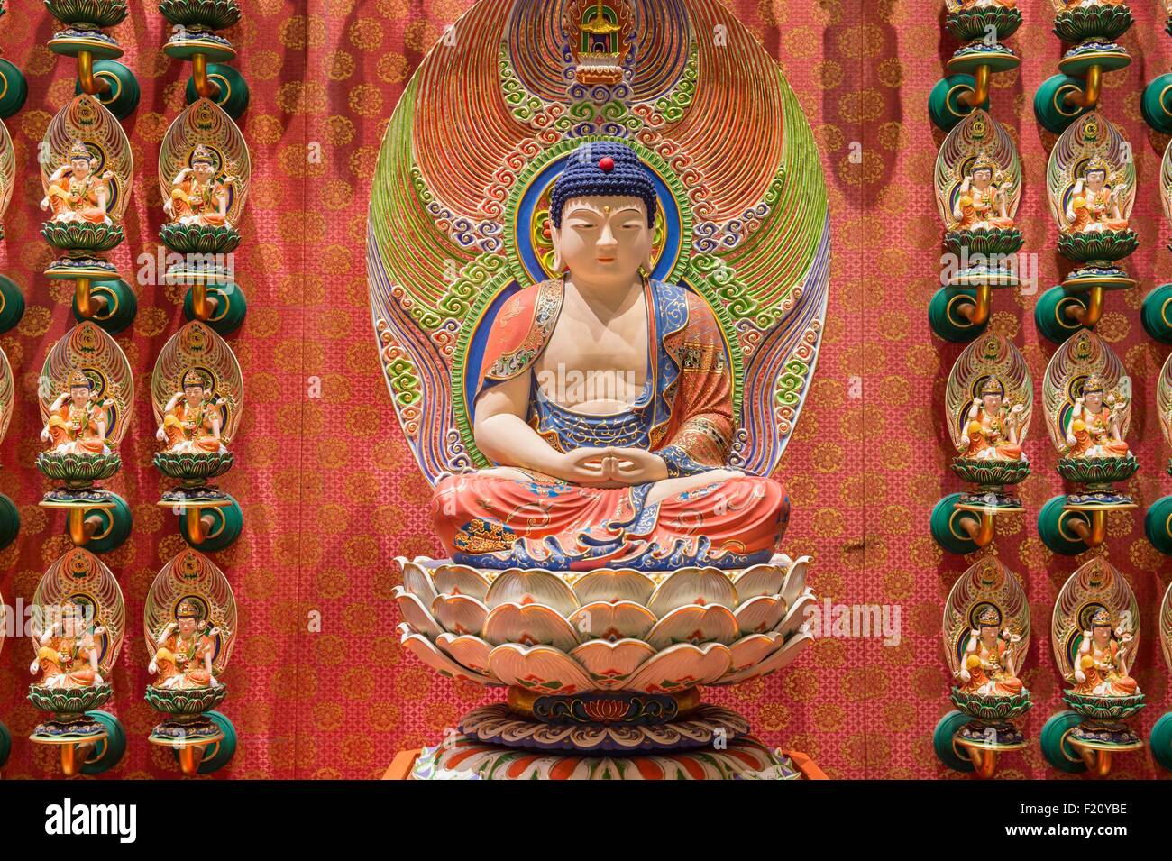 Singapour, les Buddha Tooth Relic temple bouddhiste, le Bouddha Amitabha Banque D'Images