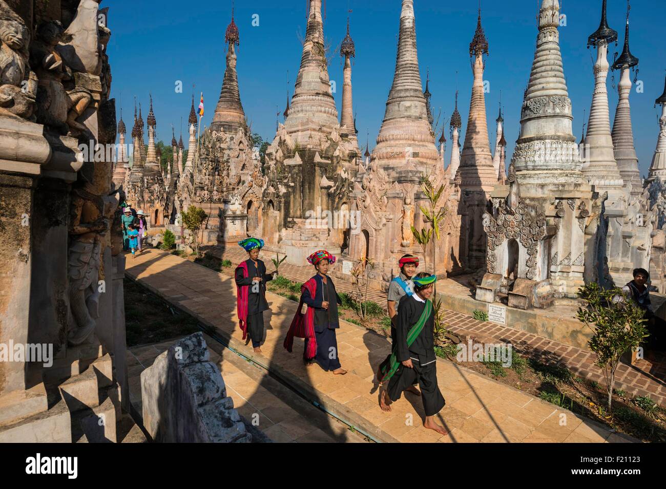 Myanmar (Birmanie), l'État de Shan, PAO, la tribu de Kakku, pèlerin au cours du festival de la pagode Kakku a organisé pour la pleine lune du mois de Tabaung calendrier birman Banque D'Images