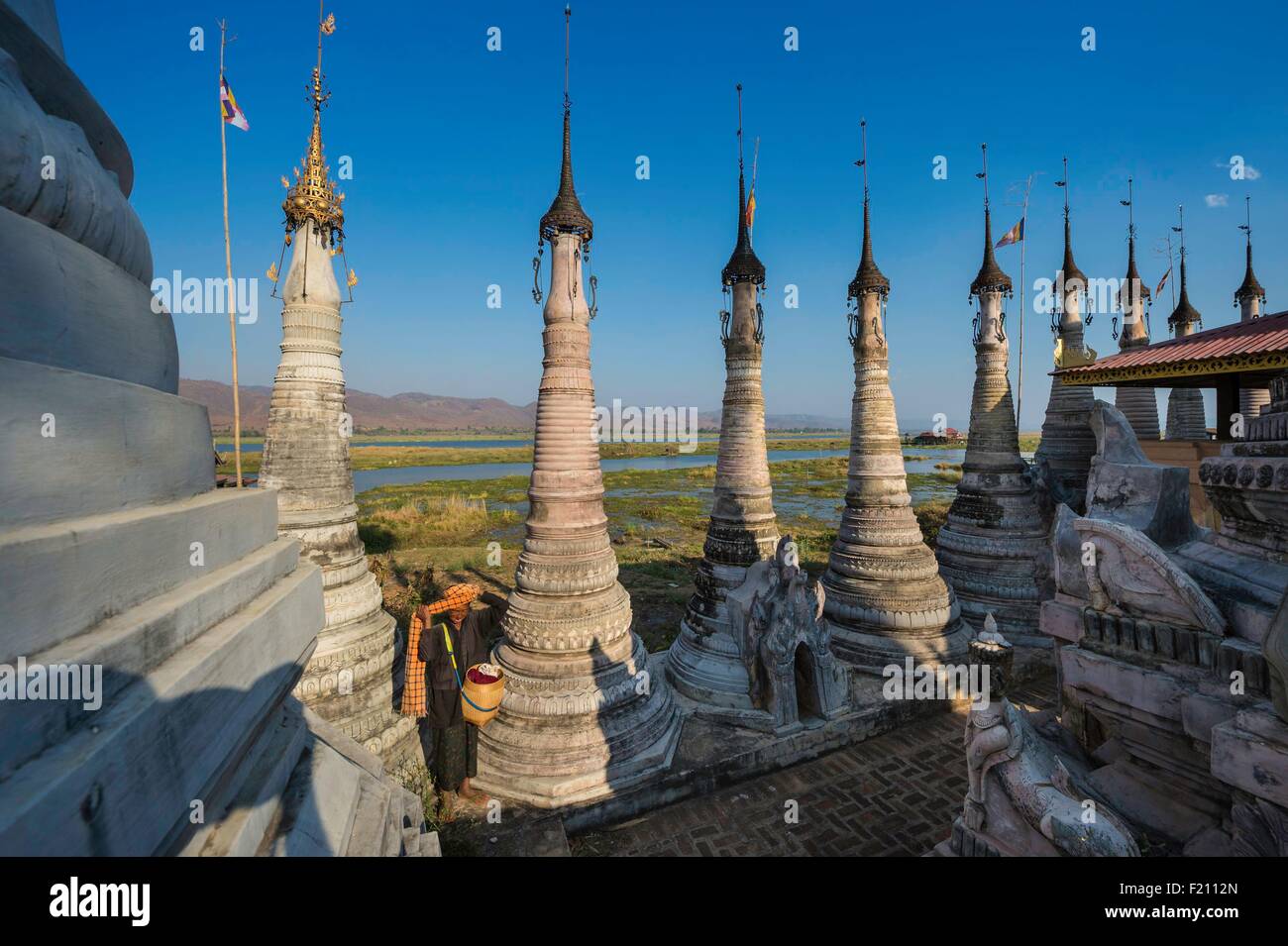 Myanmar (Birmanie), l'État de Shan, la tribu de Pao, Sagar Lake, Samkar Inlay, Tharkhaung pagoda Banque D'Images