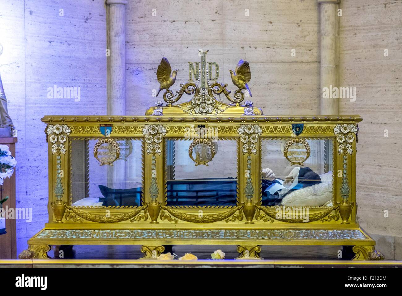 France, Nievre, Nevers, culte de Sainte Bernadette, Notre Dame de Lourdes Banque D'Images