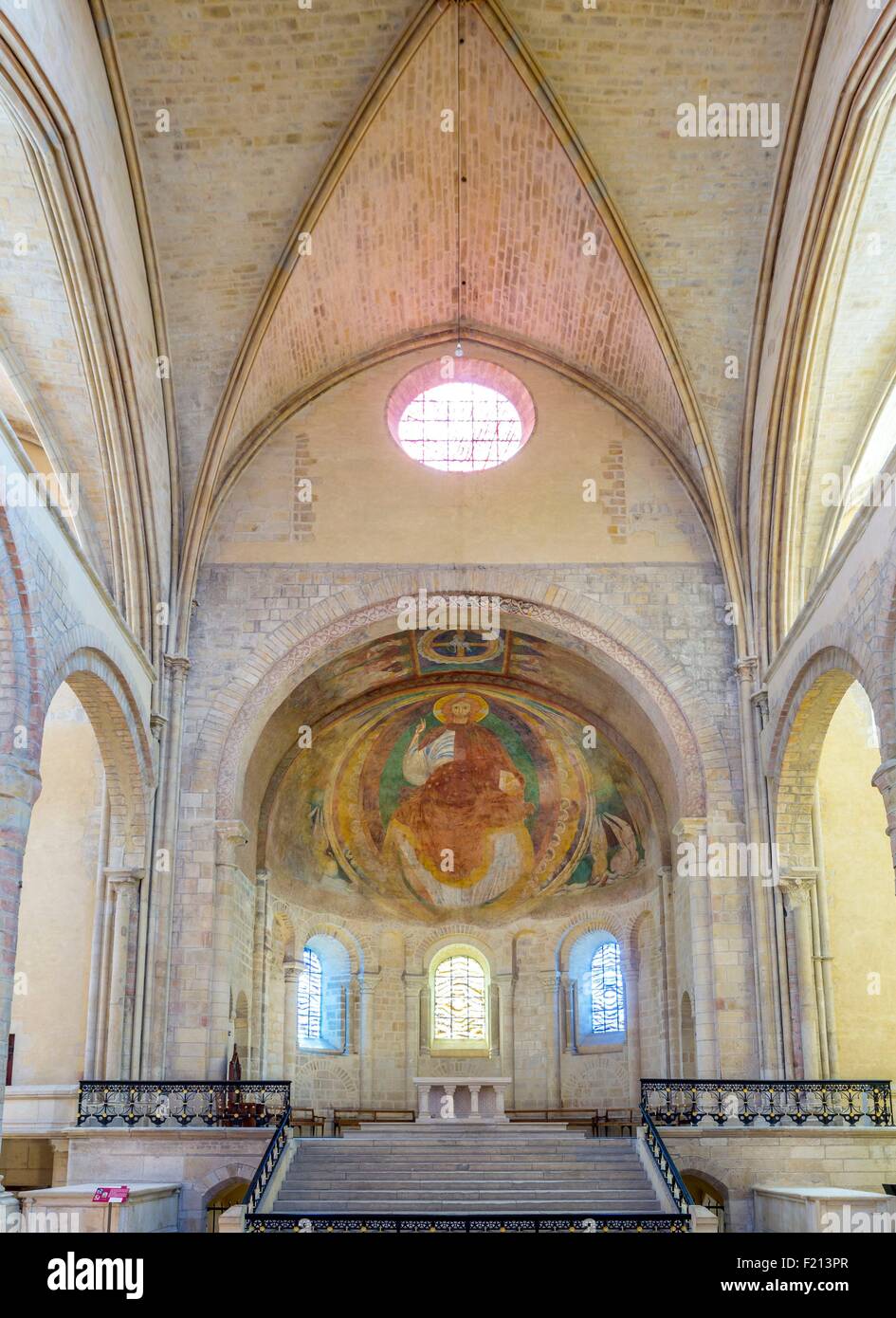 France, Nievre, Nevers, cathédrale St Cyr St Julitte, Christ en gloire dans l'abside romane Banque D'Images