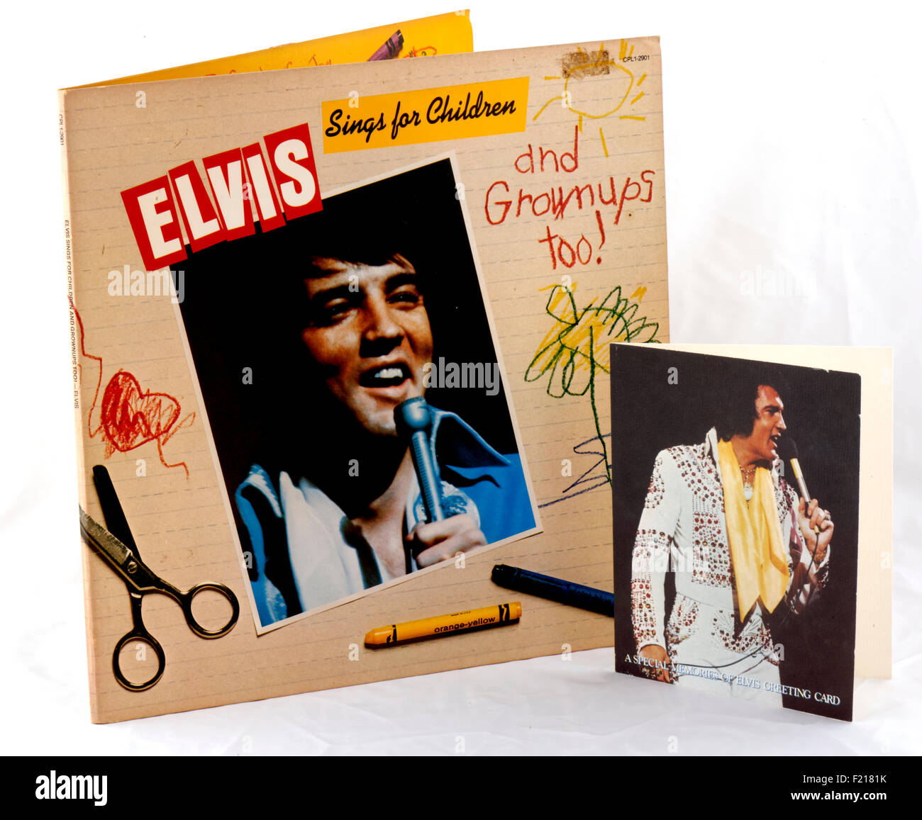 Elvis Presley vinyl record album 'Elvis chante pour les enfants et les adultes aussi' gatefold sleeve avec carte photo inclus Banque D'Images
