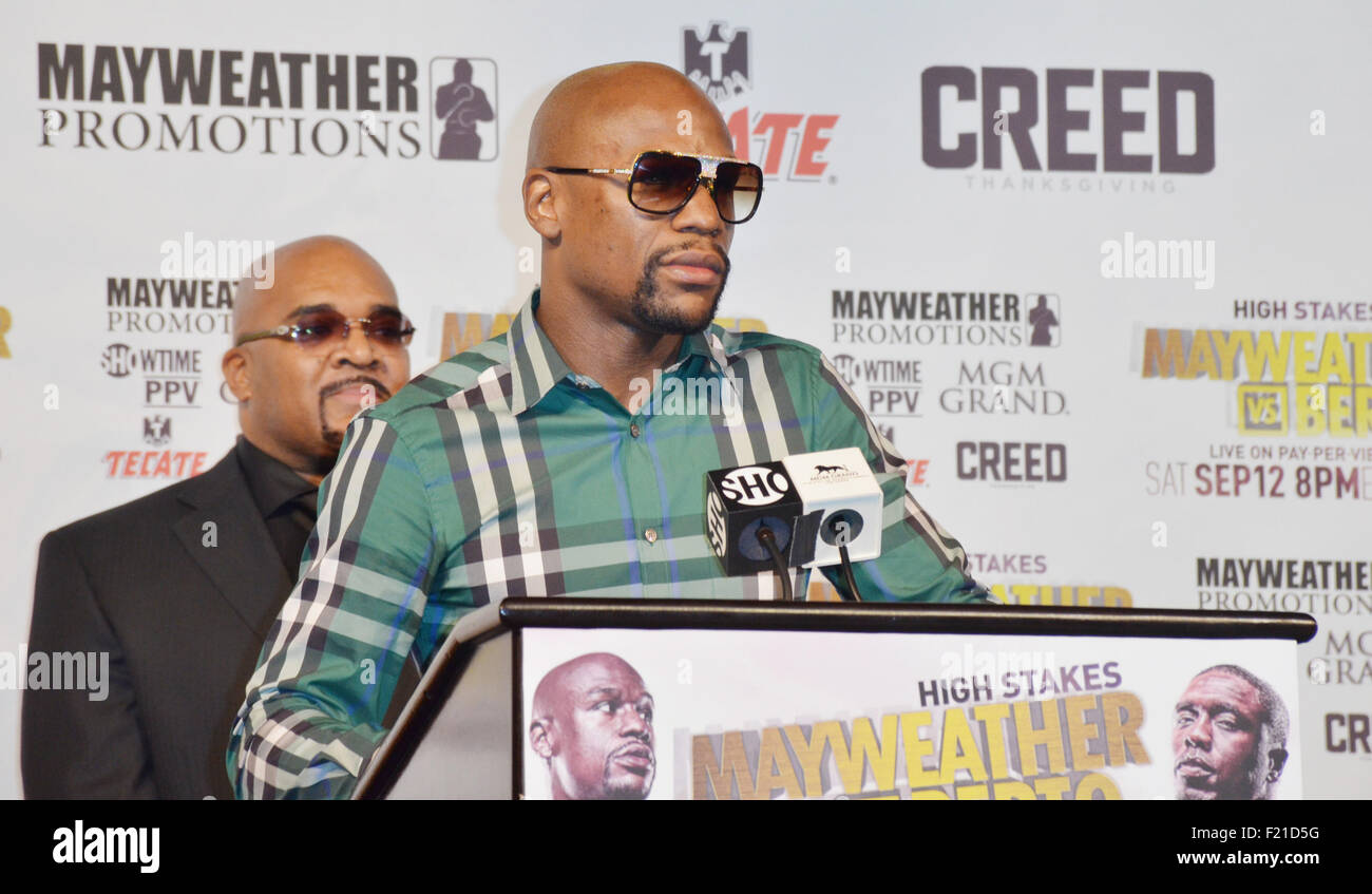 Las Vegas, Nevada, USA. Sep 9, 2015. Le boxeur Floyd Mayweather jr assister à la conférence de presse finale pour le prochain épisode intitulé ''High Stakes'' le 9 septembre 2015 au Théâtre David Copperfield l'intérieur de l'hôtel MGM Grand Hotel & Casino à Las Vegas, Nevada. Crédit : Marcel Thomas/ZUMA/Alamy Fil Live News Banque D'Images