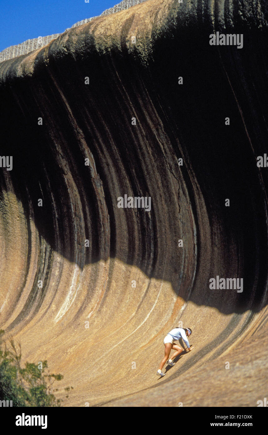 Wave Rock (aussi connu comme Hyden Rock) 296 kms à l'est sud-est de Perth, Australie occidentale Banque D'Images