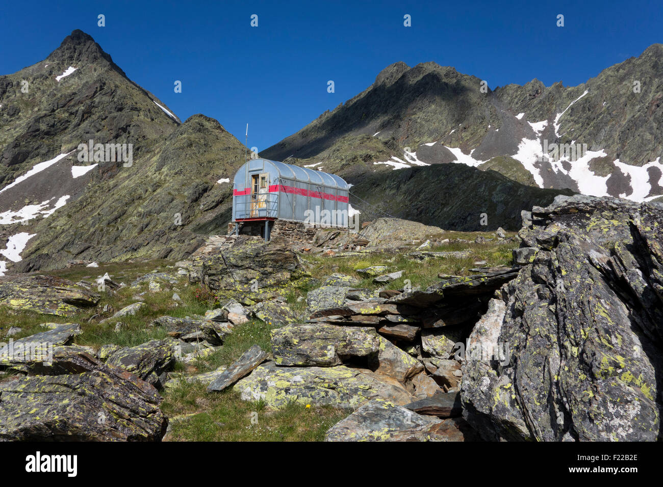 Refuge de montagne de métal. GR 11. Pyrénées. Catalunya. Espagne Banque D'Images