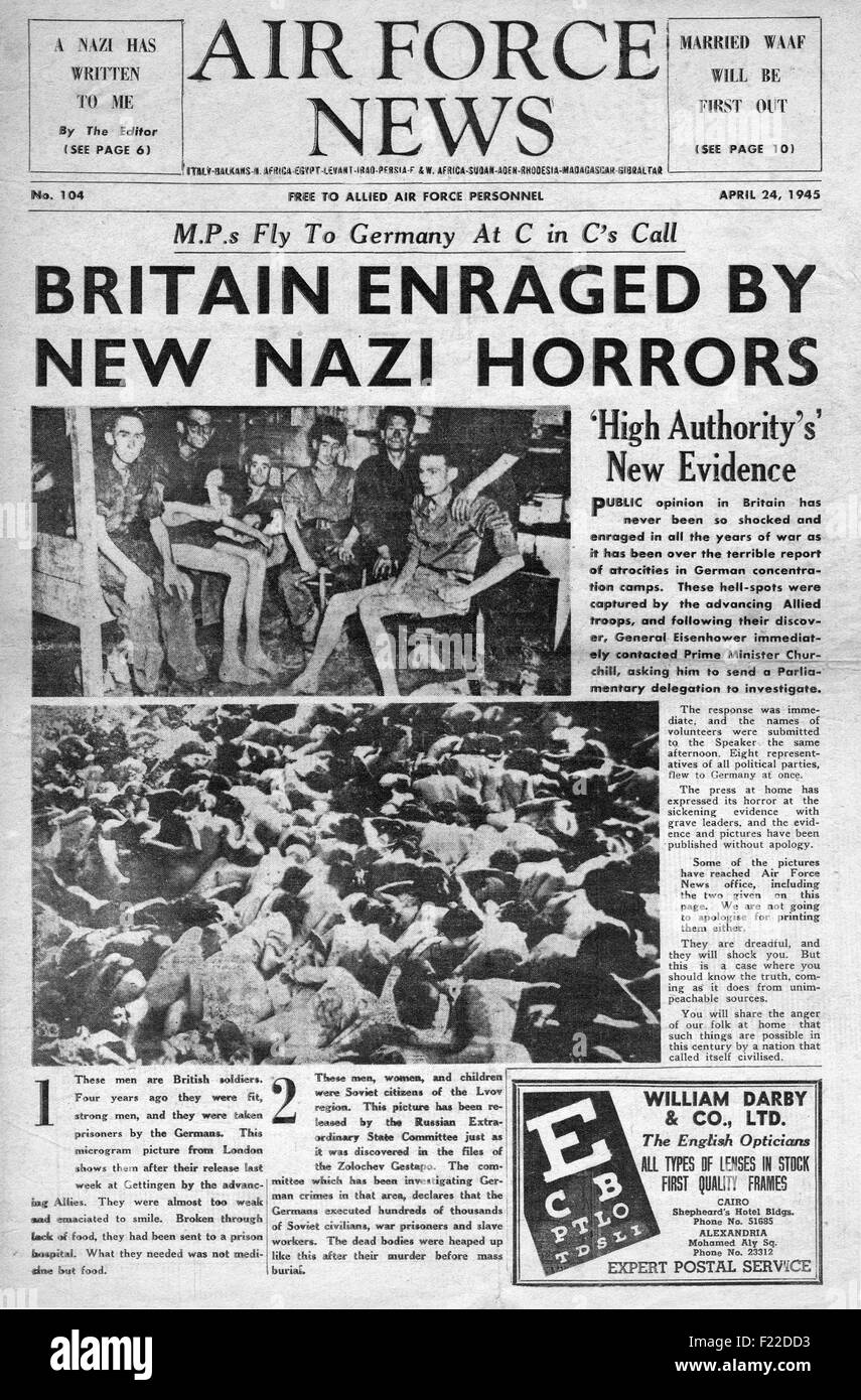 1945 Air Force News front page reporting les horreurs des camps de concentration nazis Banque D'Images