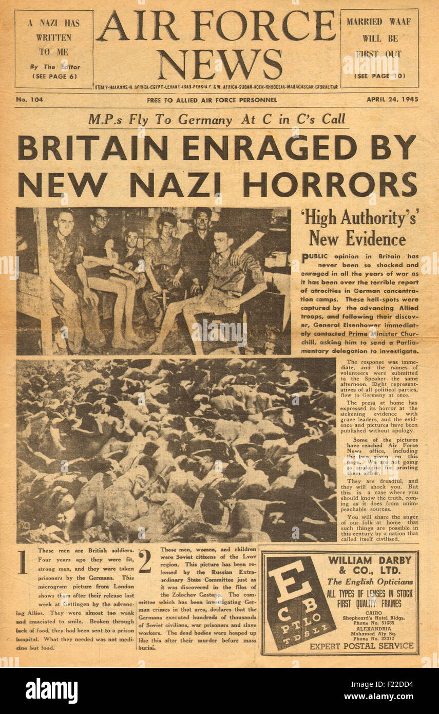 1945 Air Force News front page reporting les horreurs des camps de concentration nazis Banque D'Images