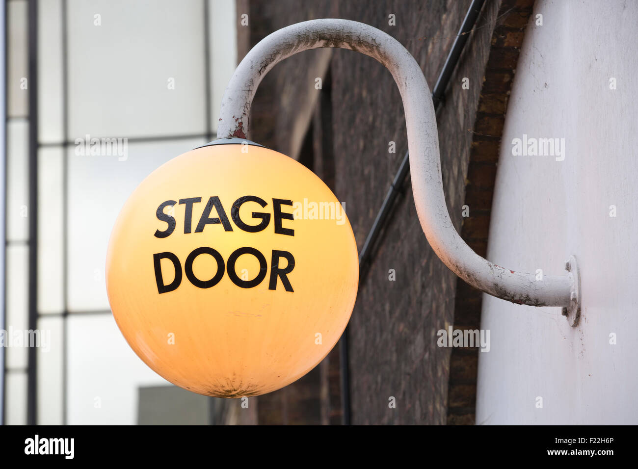 L'extérieur de la porte de scène Old Vic Theatre, au sud-est de la gare de Waterloo, le centre de Londres, Angleterre, RU Banque D'Images