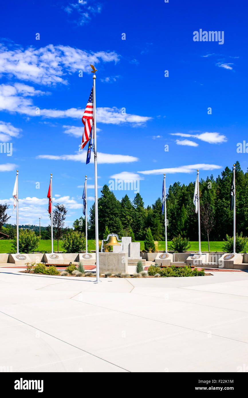 Le monument commémoratif de guerre à McEuen Park dans la ville de Coeur d'Alene North Idaho Banque D'Images