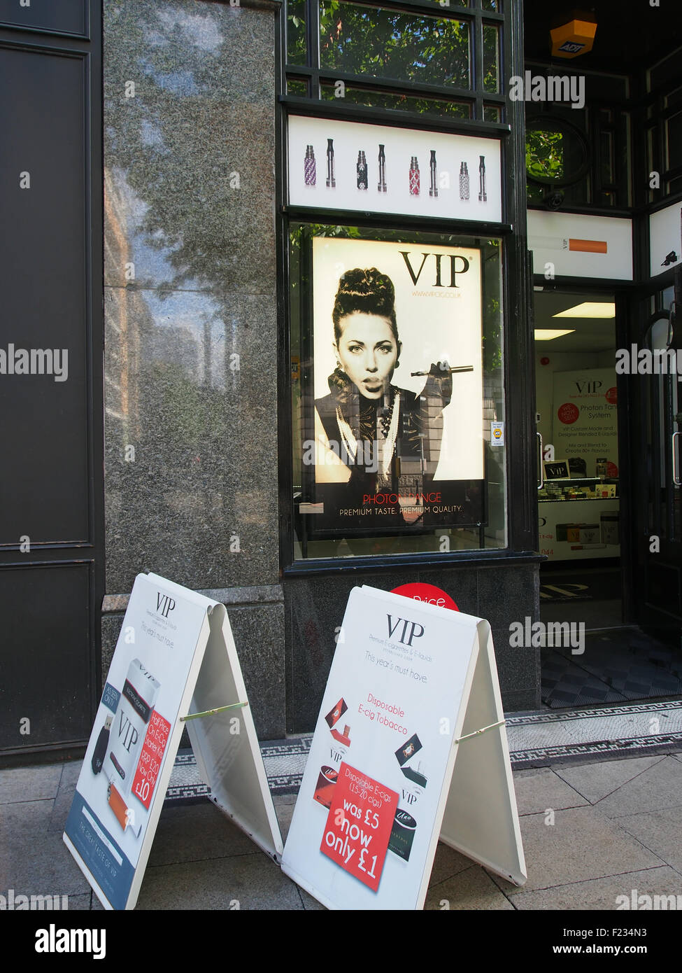 Boutique de e-cigarette et e-liquides à Manchester, Angleterre, RU Banque D'Images