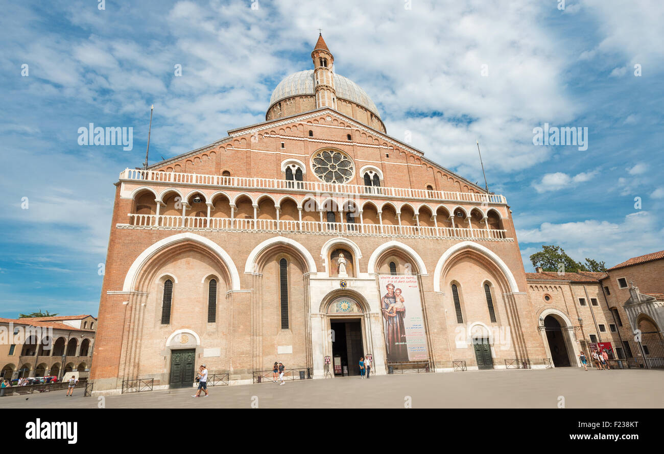 Padoue, Italie - 30 juillet : Basilique de Saint Antoine est visité chaque année par plus de 6,5 millions de pèlerins, l'un des plus reve Banque D'Images