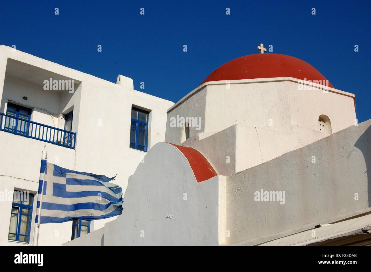 Dôme d'une église orthodoxe grecque de l'île de Mykonos Grèce Banque D'Images