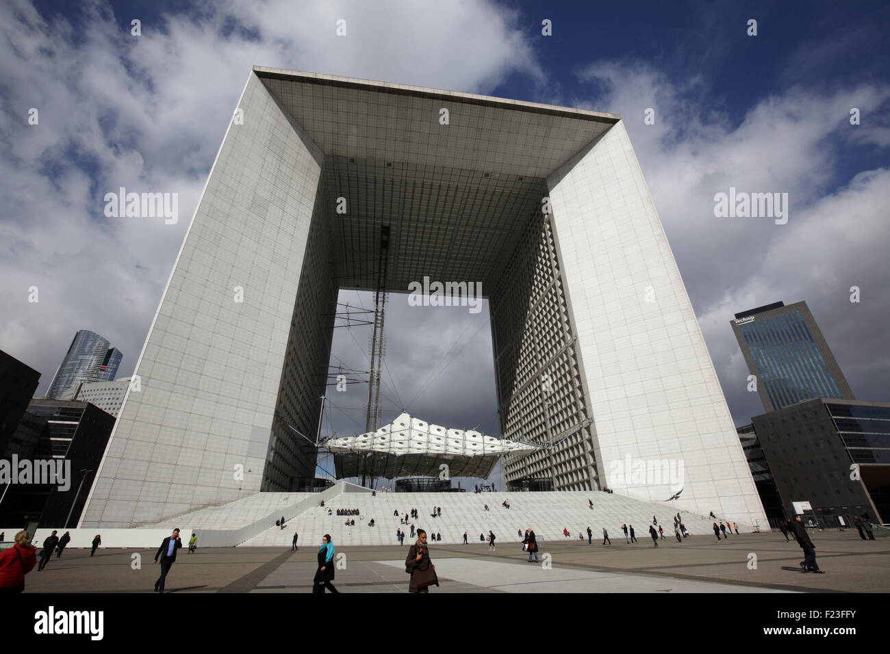 Grande Arche et l'esplanade de la Défense, Paris, France Banque D'Images