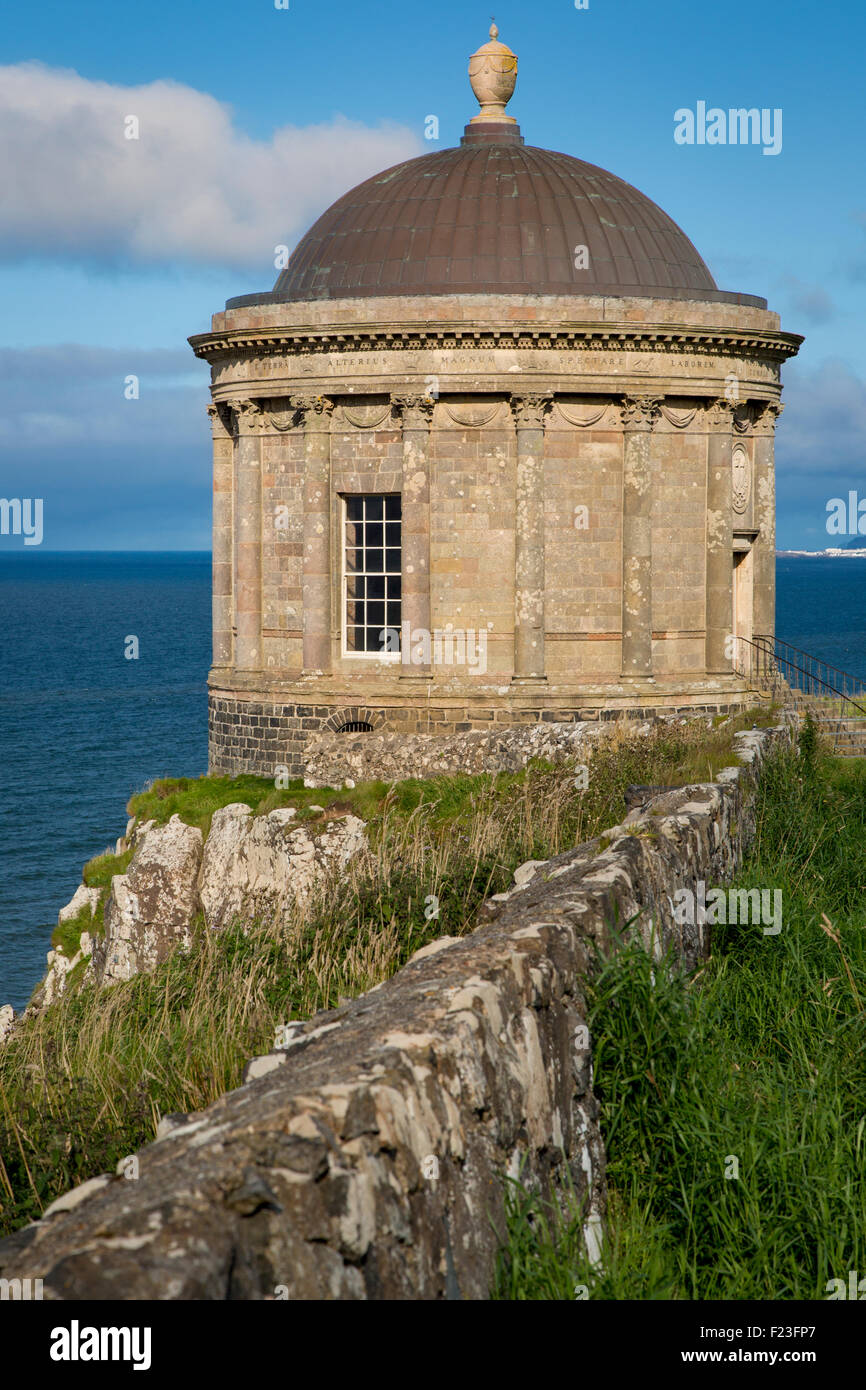 Temple Mussenden le long de la côte atlantique, dans le comté de Castlerock près de Londonderry, Irlande du Nord, Royaume-Uni Banque D'Images Temple Mussenden le long de la côte atlantique, dans le comté de Castlerock près de Londonderry, Irlande du Nord, Royaume-Uni Banque D'Images