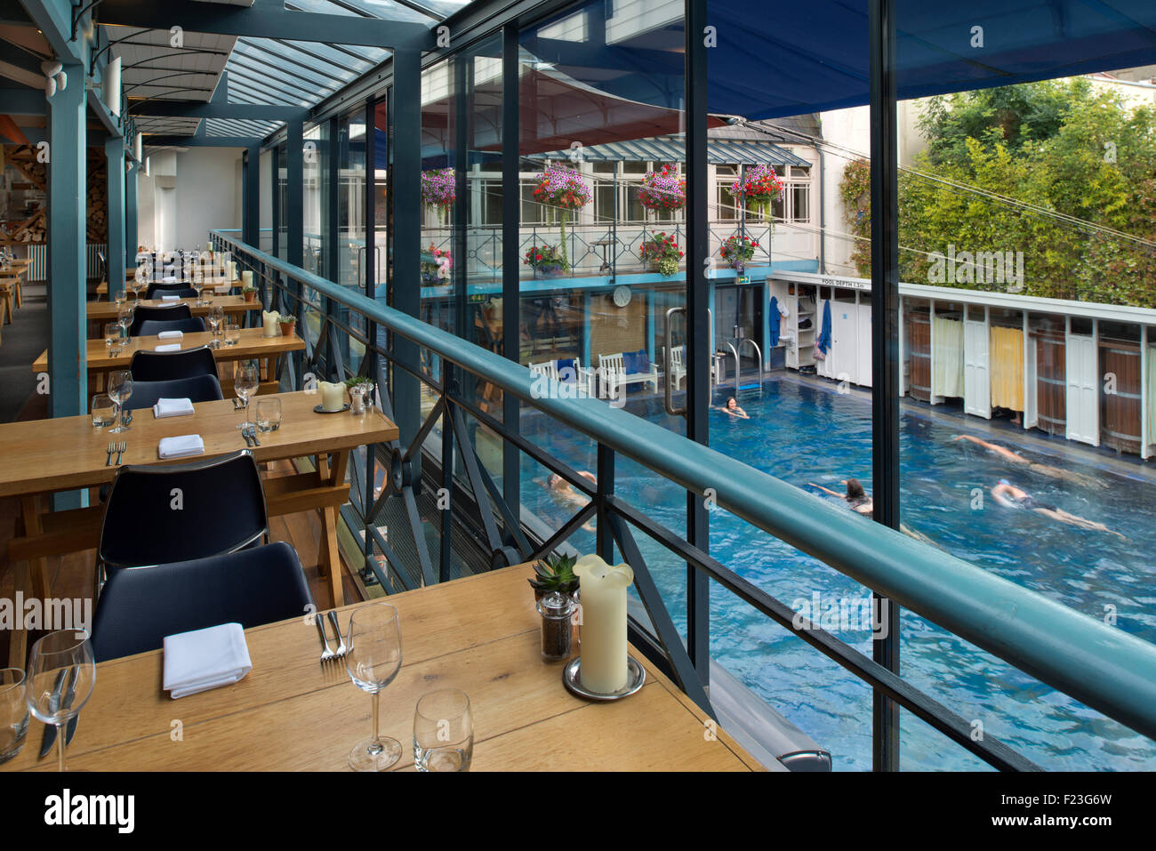 Le lido spa & restaurant, Clifton, bristol, qui comprend une piscine extérieure, un bar et un restaurant. Banque D'Images
