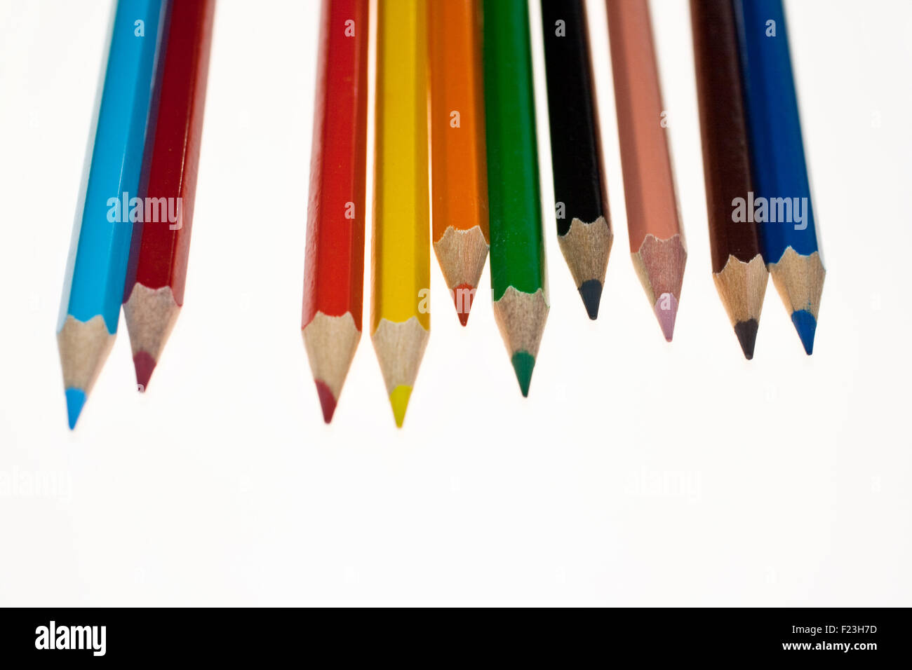 Beaucoup de crayon de couleur sur fond blanc Banque D'Images