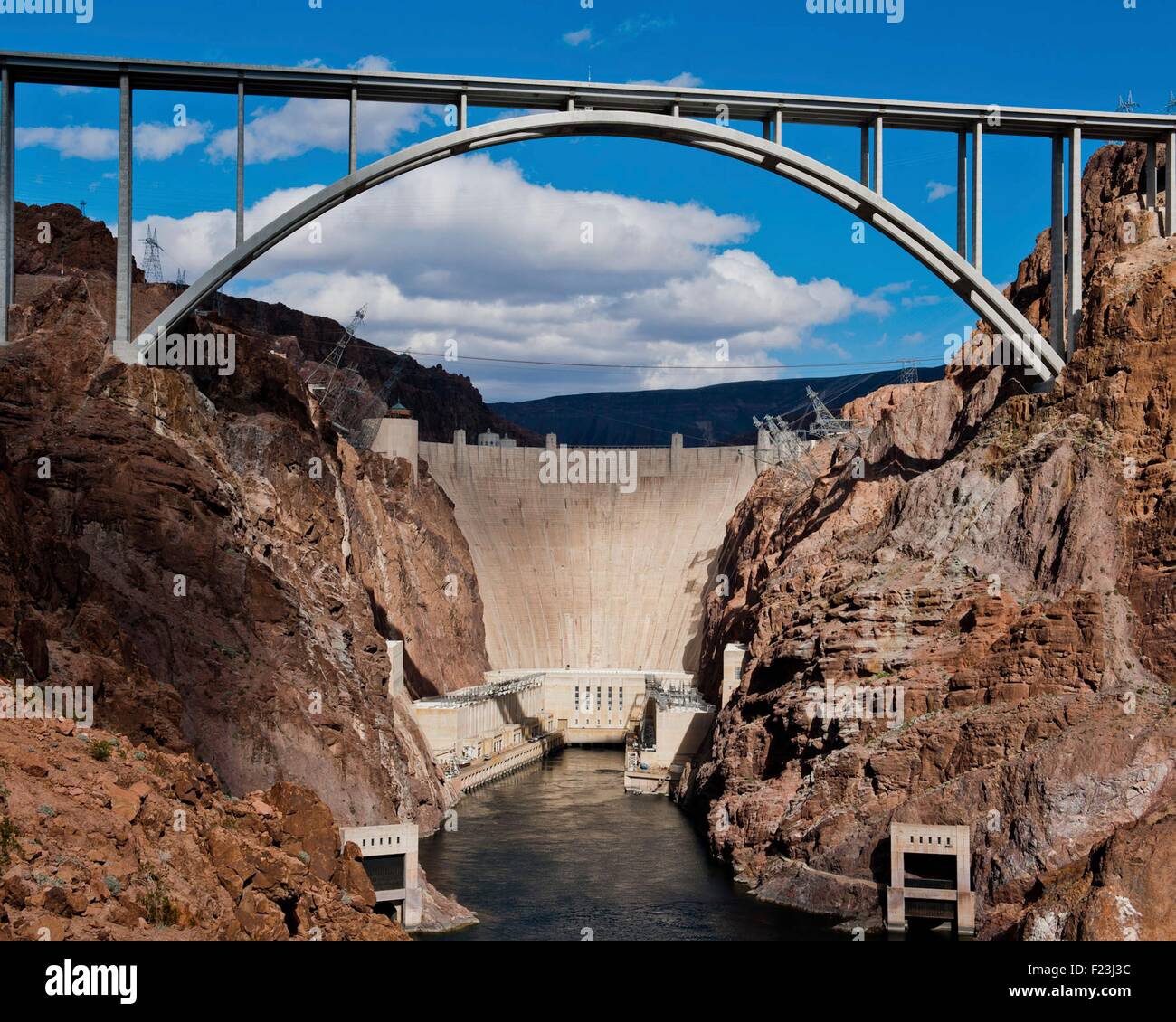 Le Hoover Dam bypass bridge et à Boulder City, Nevada. Banque D'Images