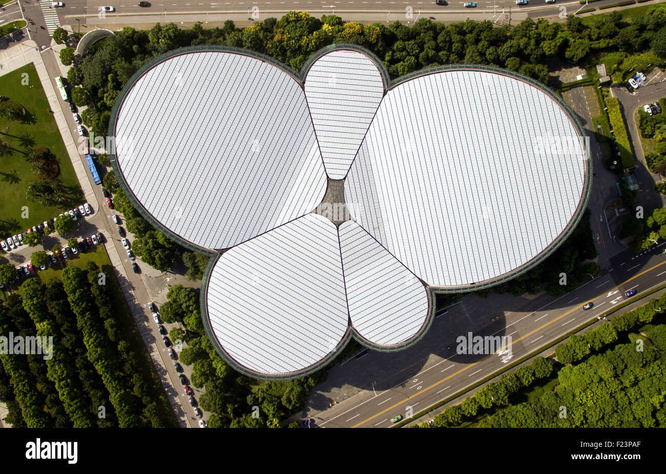 Shanghai. Sep 7, 2015. Photo prise le 7 septembre 2015 montre une vue aérienne de Shanghai Oriental Art Centre dans l'est de la Chine, la municipalité de Shanghai. © Niu Yixin/Xinhua/Alamy Live News Banque D'Images