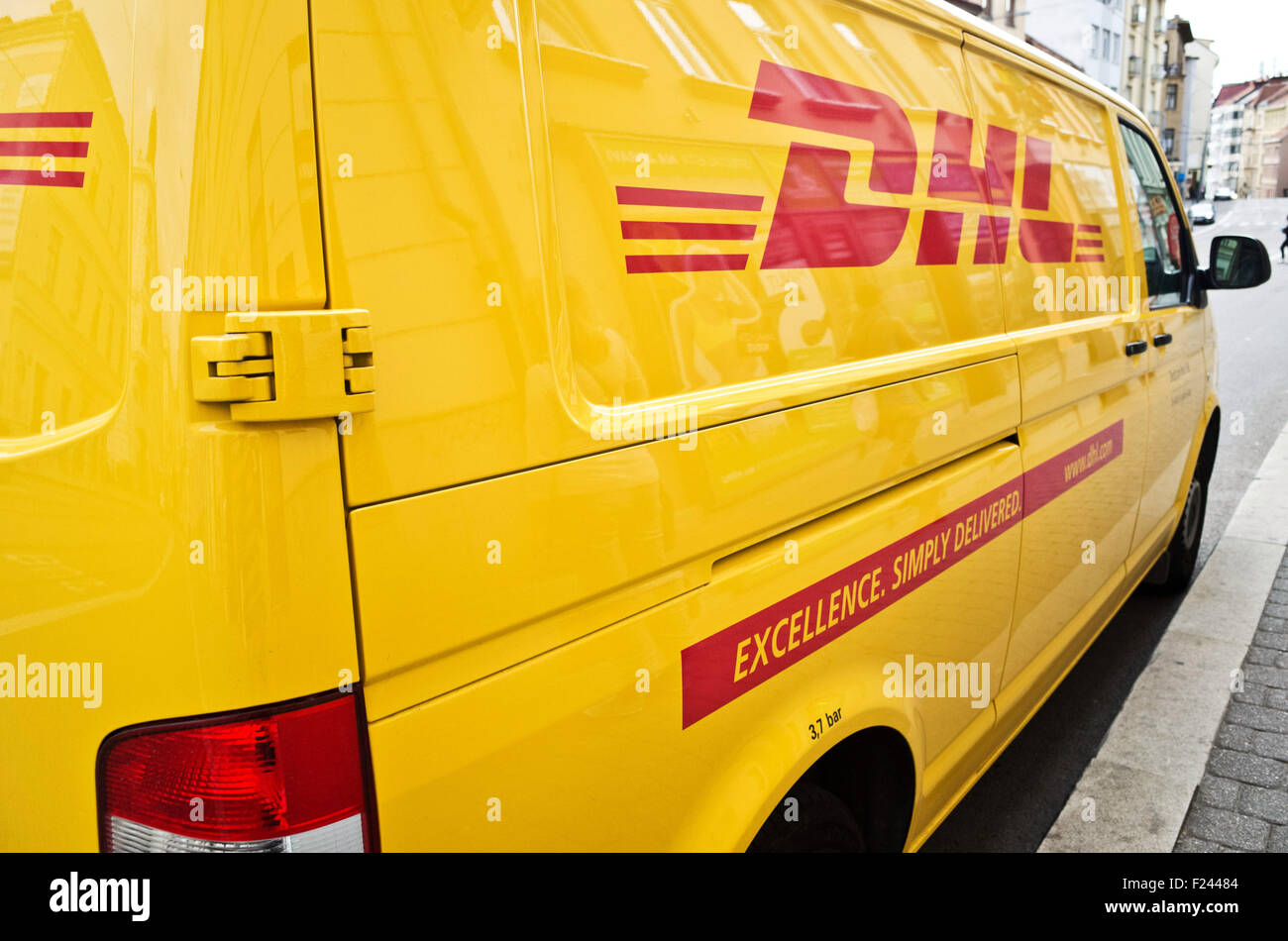 Livraison DHL van Banque D'Images