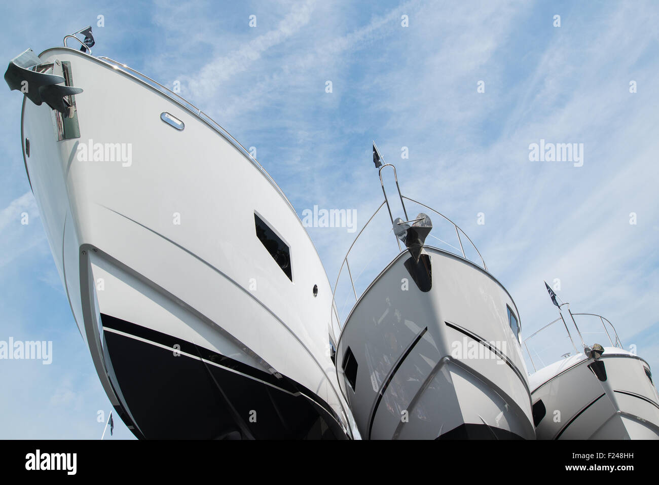 Southampton, UK. 11 septembre 2015. Southampton Boat Show 2015. Un prédateur, 55 Manhattan 68 et 68 le sport sur le Yacht Sunseeker stand. Credit : MeonStock/Alamy Live News Banque D'Images