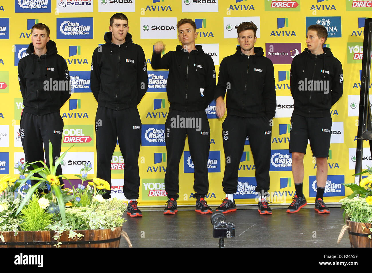 Stoke, UK. Sep 11, 2015. Tour de France Étape 6. Stoke à Nottingham. Madison équipe genèse s'inscrire avant le départ de la course. Credit : Action Plus Sport/Alamy Live News Banque D'Images