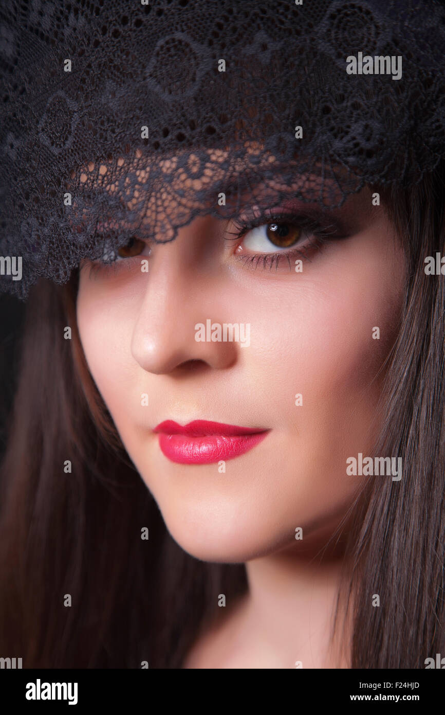 Close-up portrait of young Beautiful woman with trendy make-up Banque D'Images