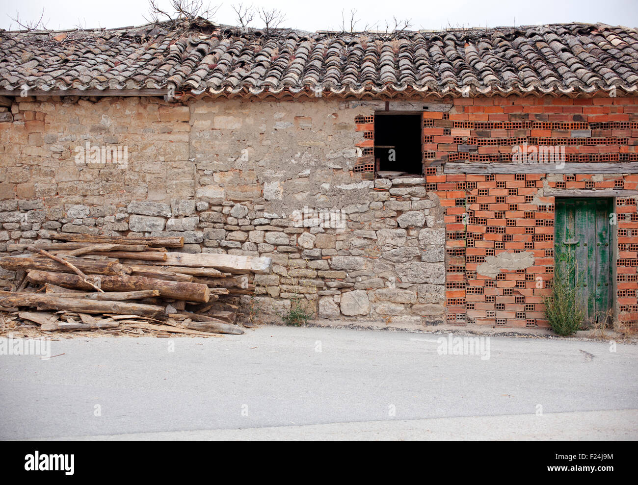 Vue sur maison rurale, Boadilla del Camino, Espagne Banque D'Images