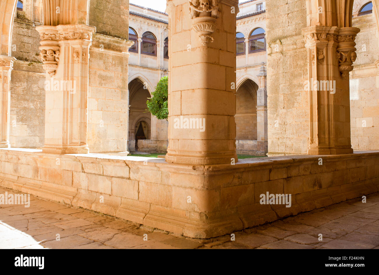 Colonnade d'une église, Fromista - Espagne Banque D'Images
