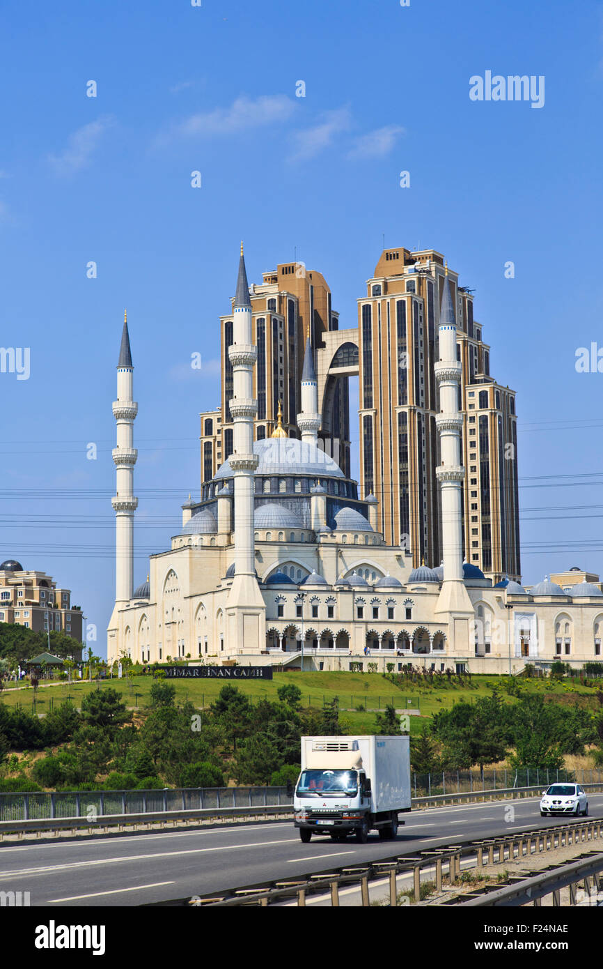 Mosquée de style ottoman à Istanbul, Turquie Banque D'Images