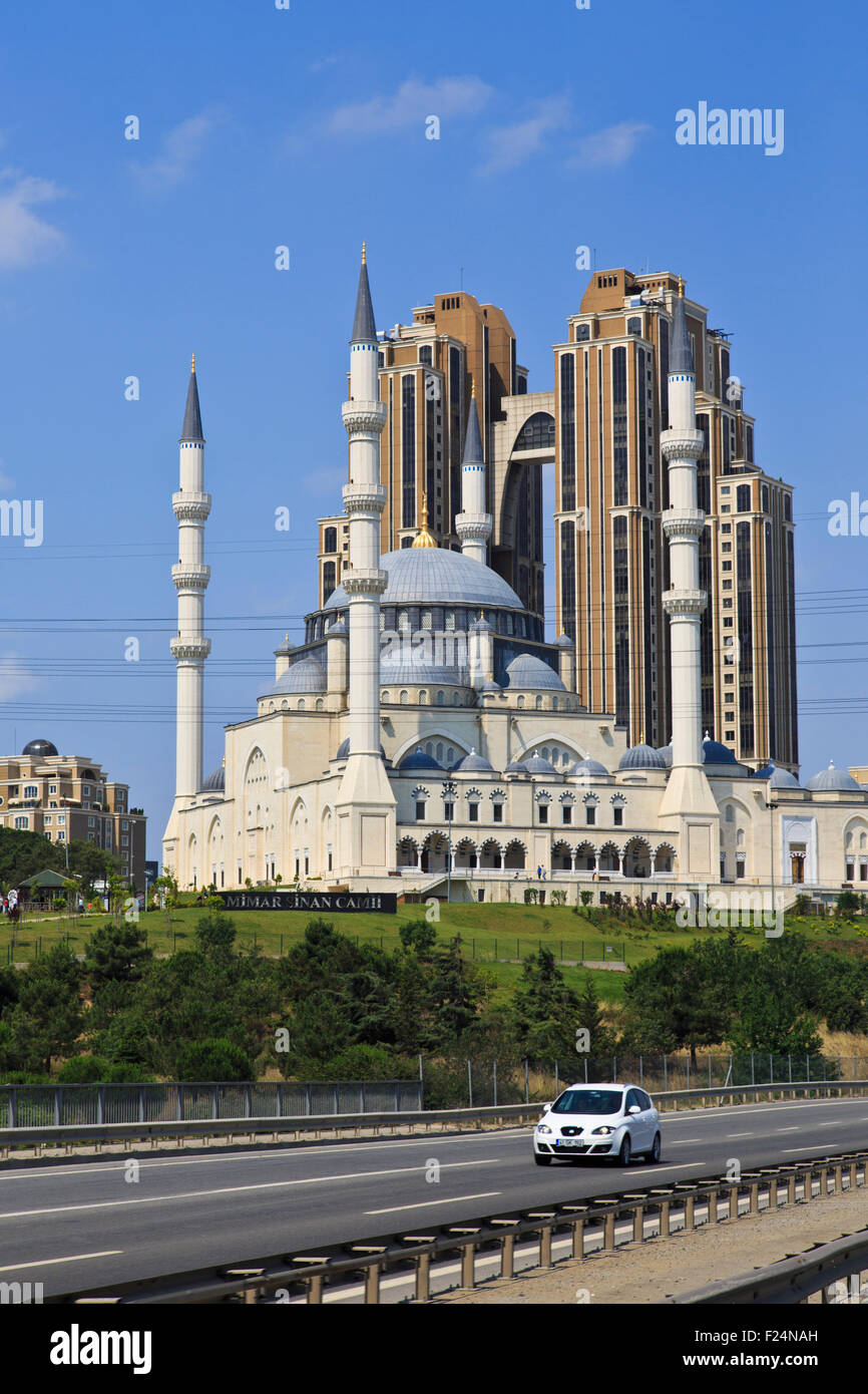 Mosquée de style ottoman à Istanbul, Turquie Banque D'Images