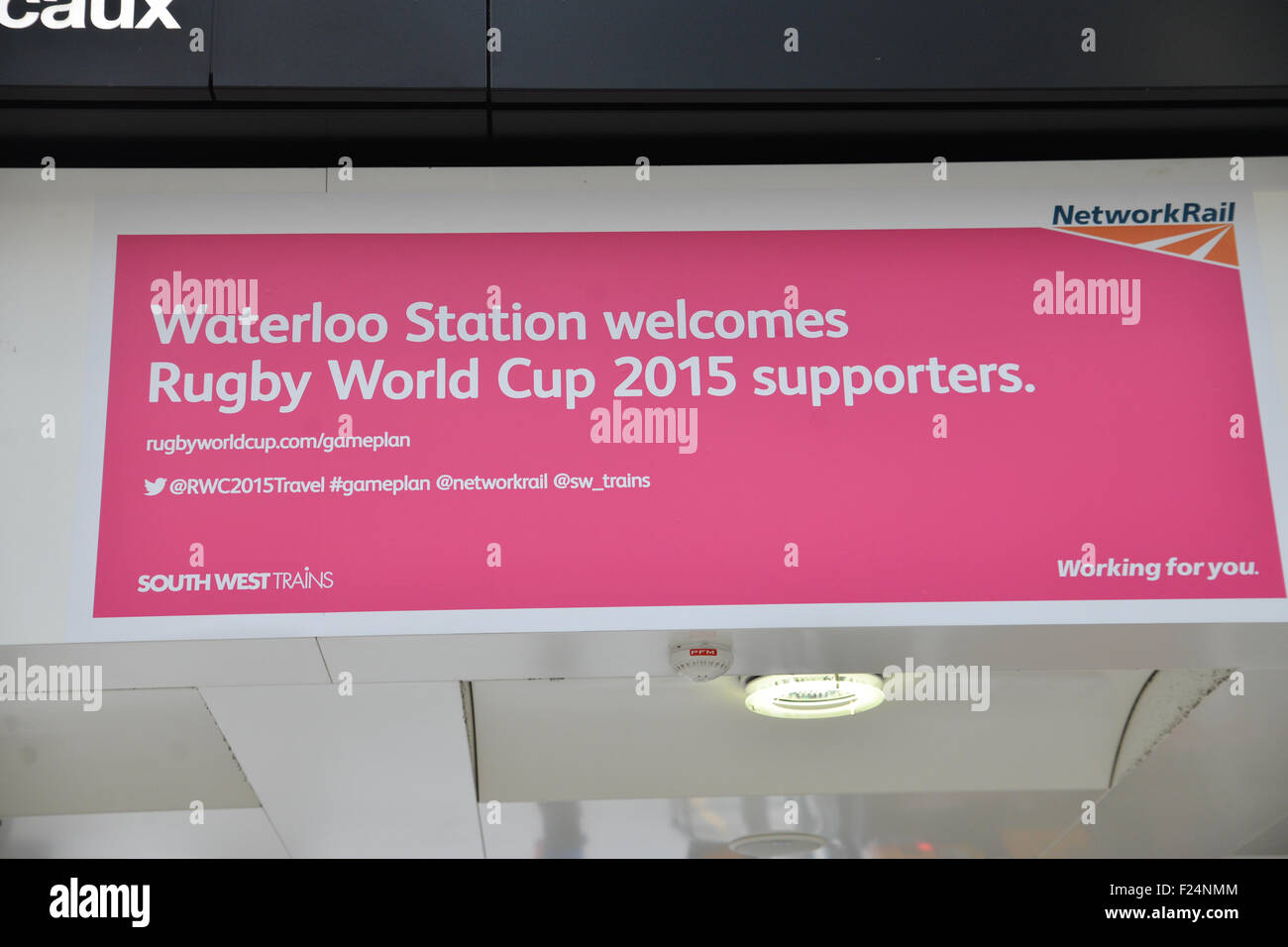 La gare de Twickenham, Londres. 11 septembre 2015. Les préparatifs de la Coupe du Monde de Rugby qui commence la semaine prochaine. © Matthieu Chattle/ Banque D'Images