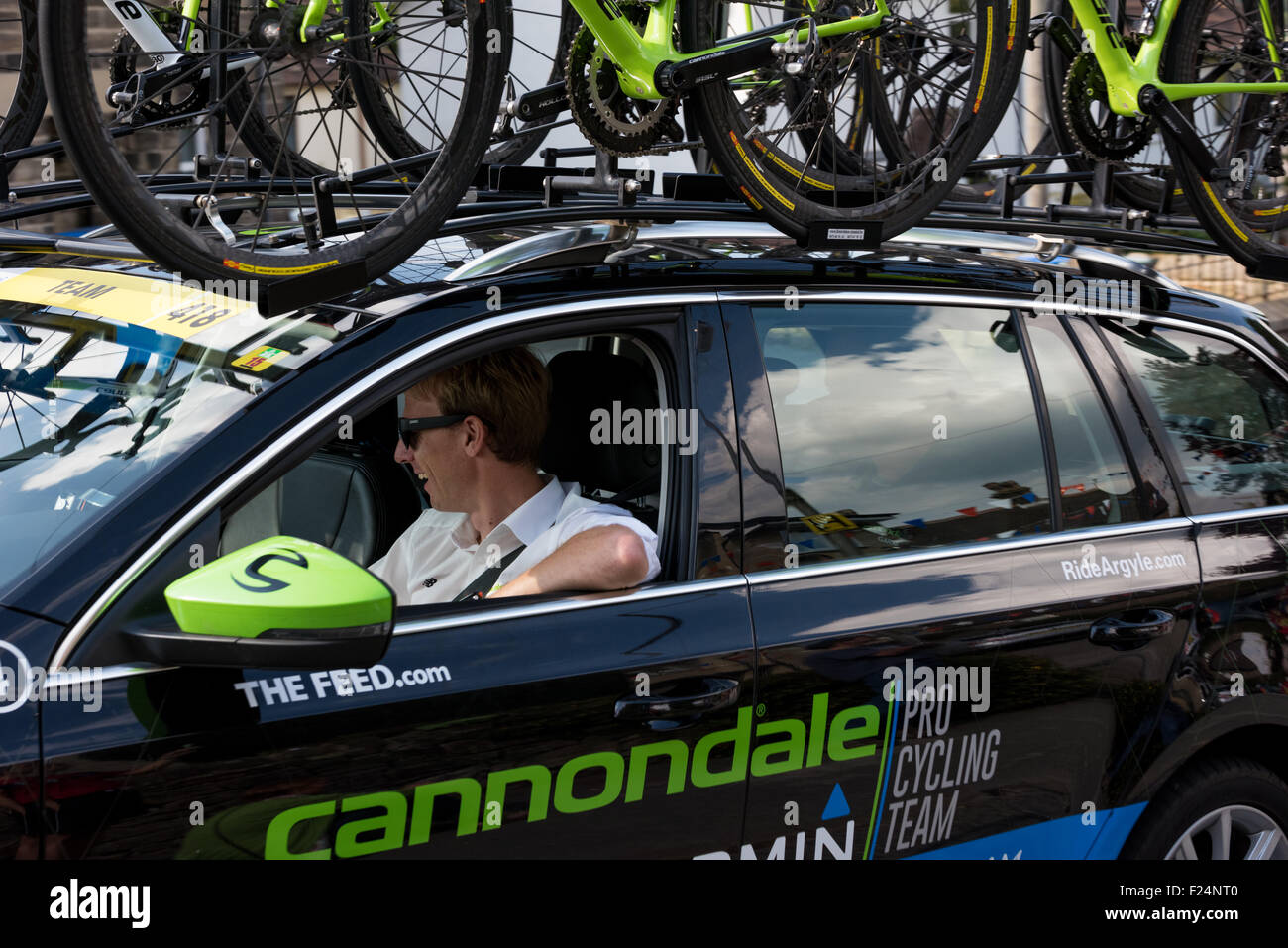 Le Cannondale pro cycling team Garmin support voiture au Tour of Britain 2015 Stage 6 Matlock Derbyshire UK Banque D'Images