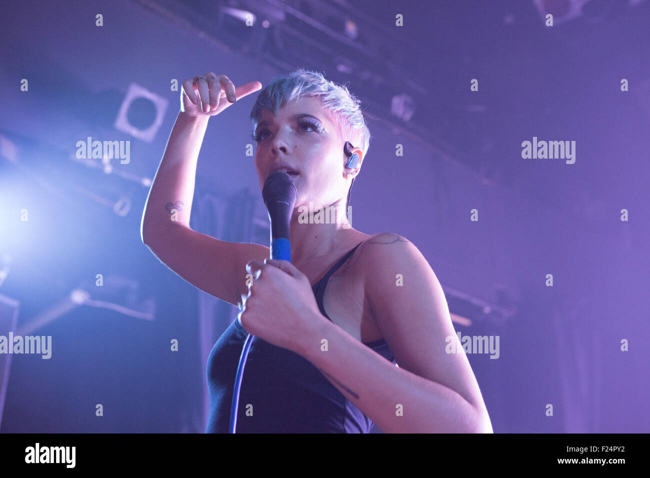 KOKO, Camden, London, UK 11 septembre 2015 Ashley Nicolette Frangipane également connu sous le nom de Halsey sur scène au KOKO, Londres Ashley Nicolette Frangipane aka Halsey Halsey sur sa tournée britannique Crédit : Richard Soans/Alamy Live News Banque D'Images