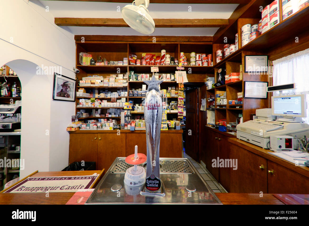 Bureau De Tabac En Bar Restaurant Ca Toni Altea La Vella Alicante Costa Blanca Espagne Photo Stock Alamy