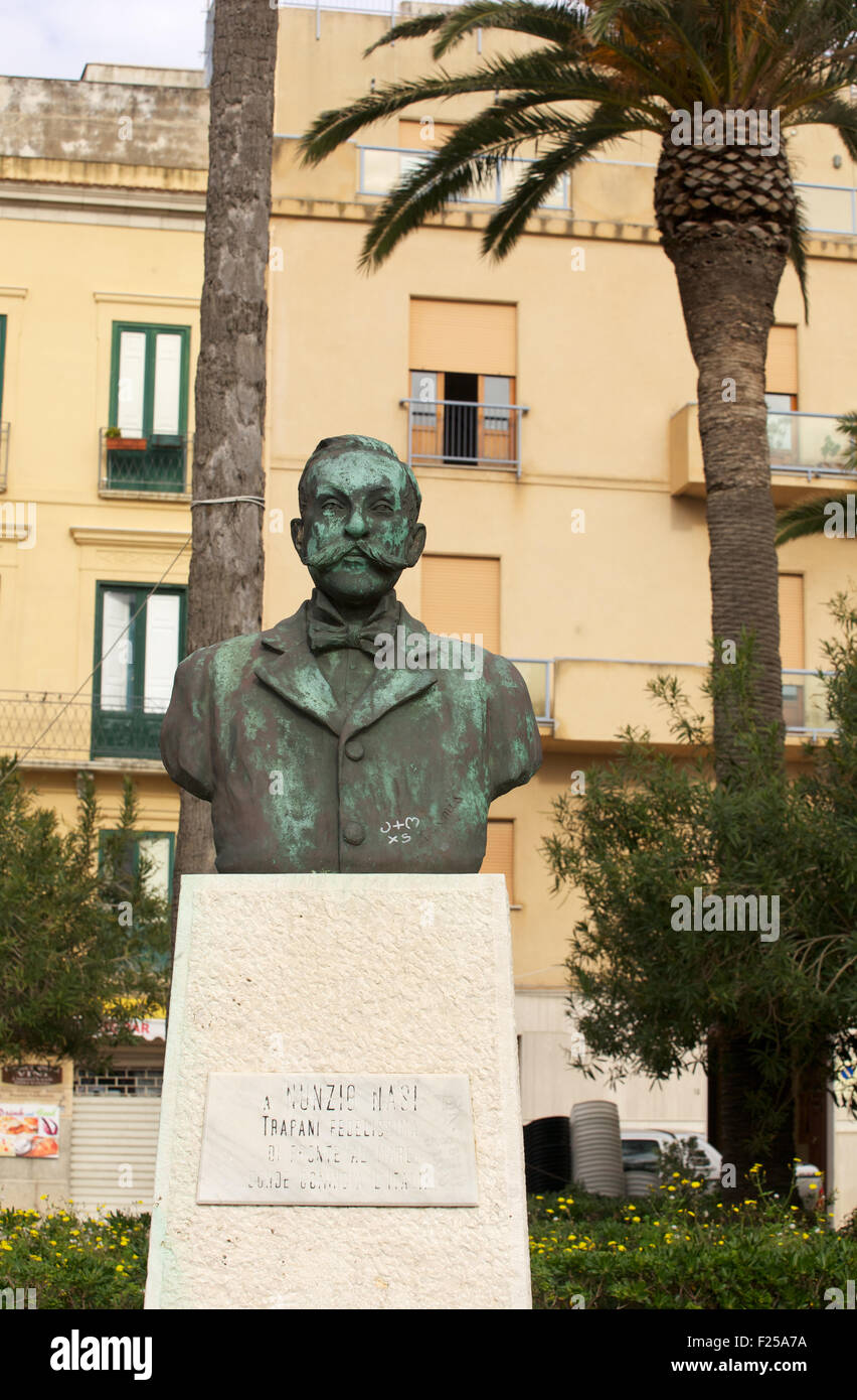 Nunzio Nasi Monument à Trapani Banque D'Images