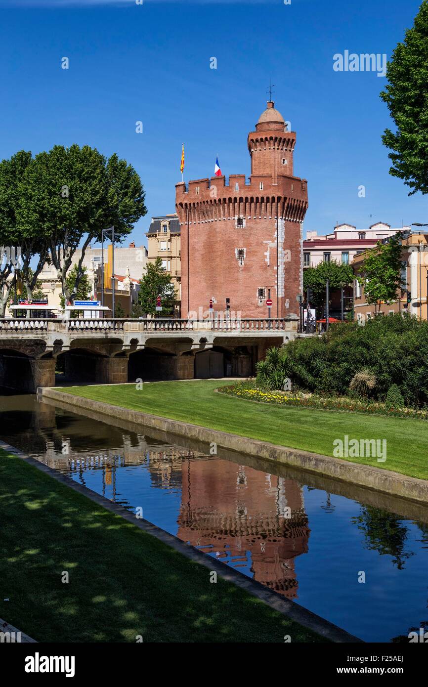 France, Pyrénées Orientales, Perpignan, le Castillet Banque D'Images France, Pyrénées Orientales, Perpignan, le Castillet Banque D'Images