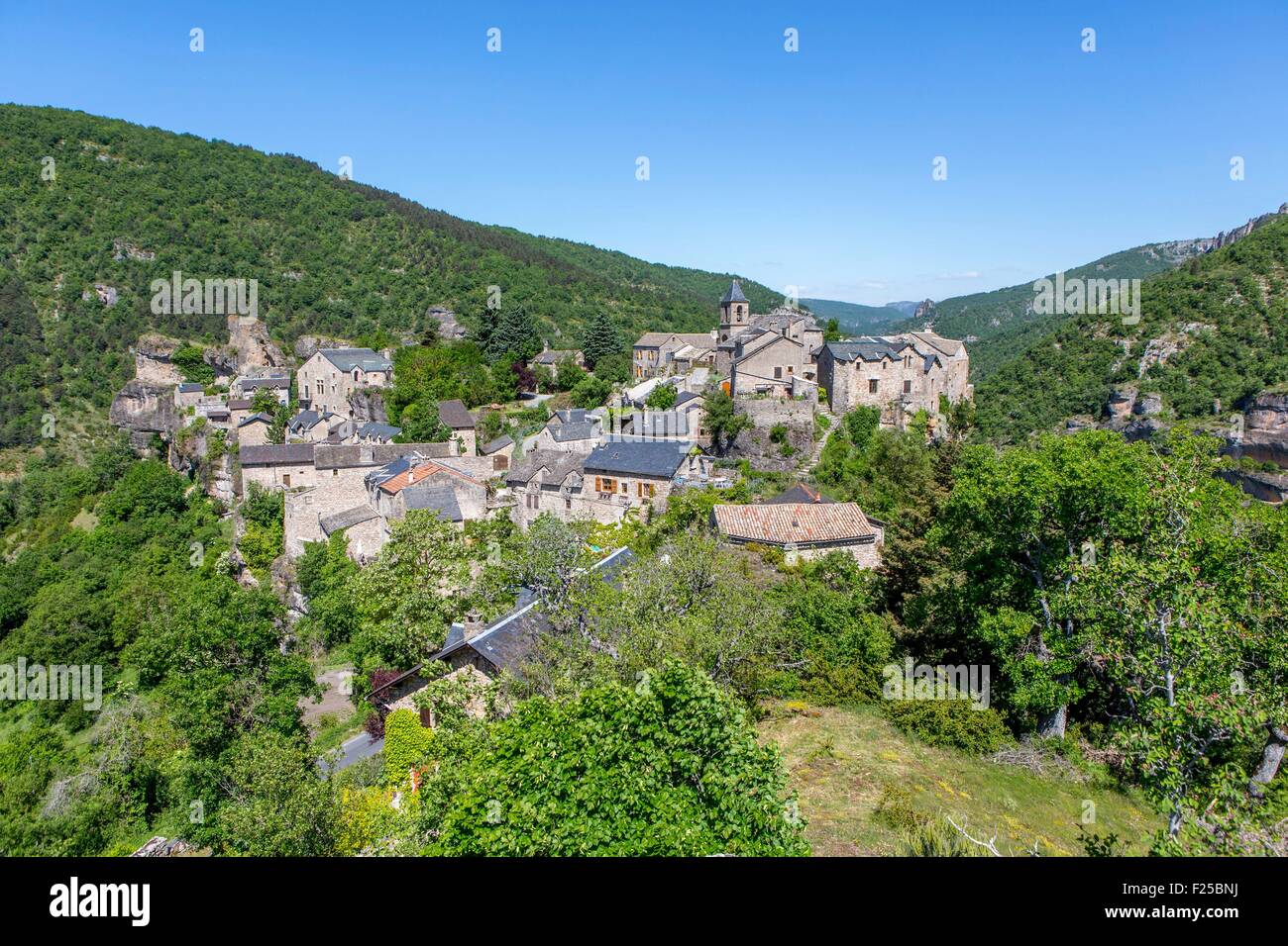 La France, l'Aveyron, Parc Naturel Régional des Grands Causses (Parc Naturel Régional des Grands Causses), La Vallée de la Dourbie Cantobre, village médiéval Banque D'Images
