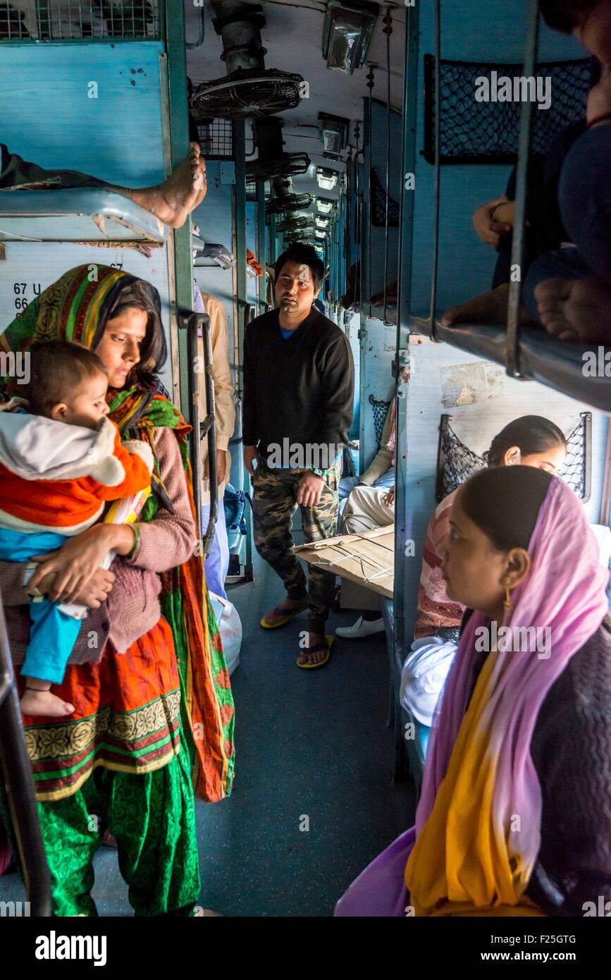 L'Inde, Uttar Pradesh State, Agra, à l'intérieur d'un train Banque D'Images