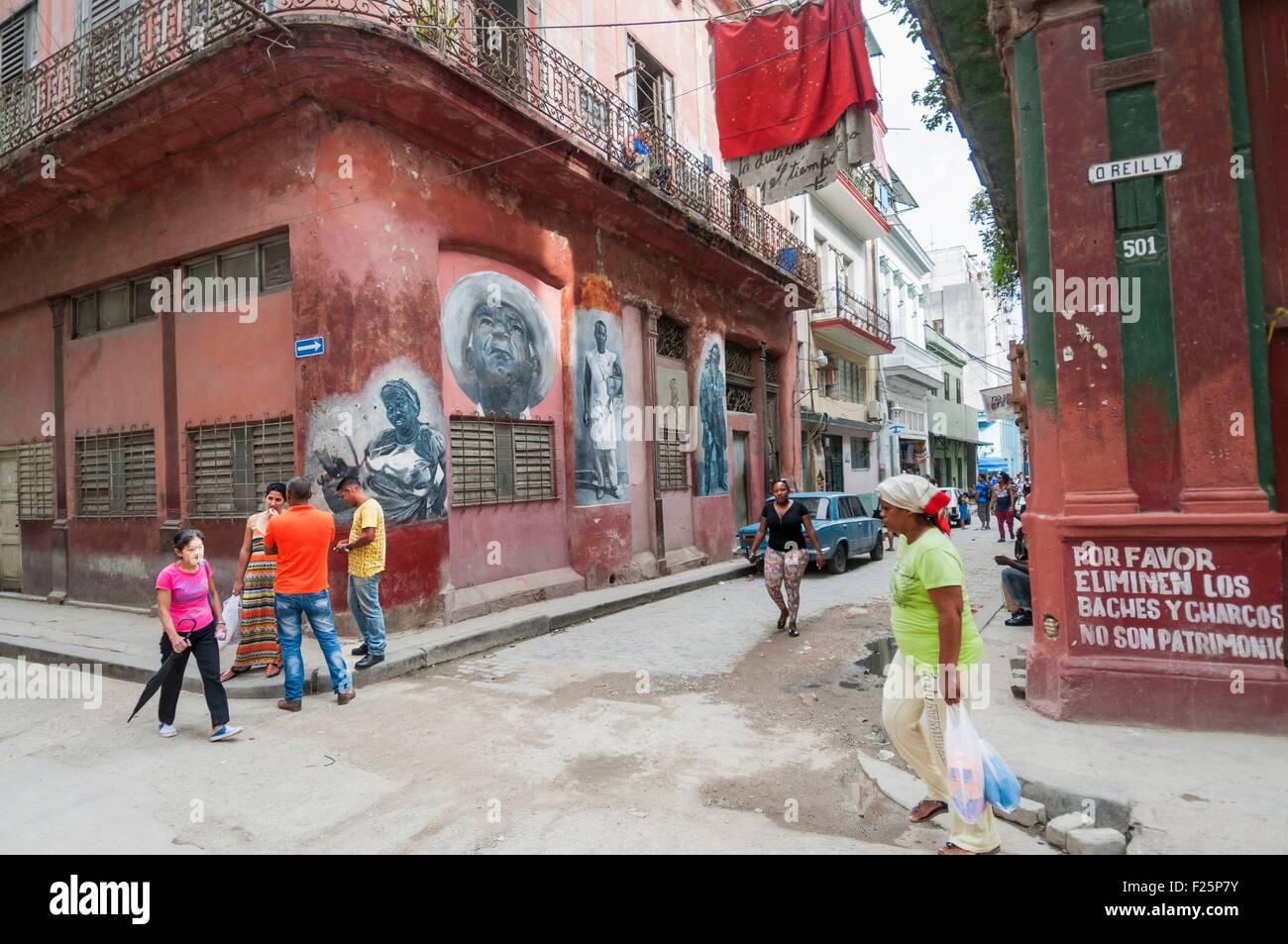 Cuba, La Havane, Habana Vieja répertorié comme district Wordl Heriatge par l'UNESCO, Agramonte et Animas Rues Banque D'Images