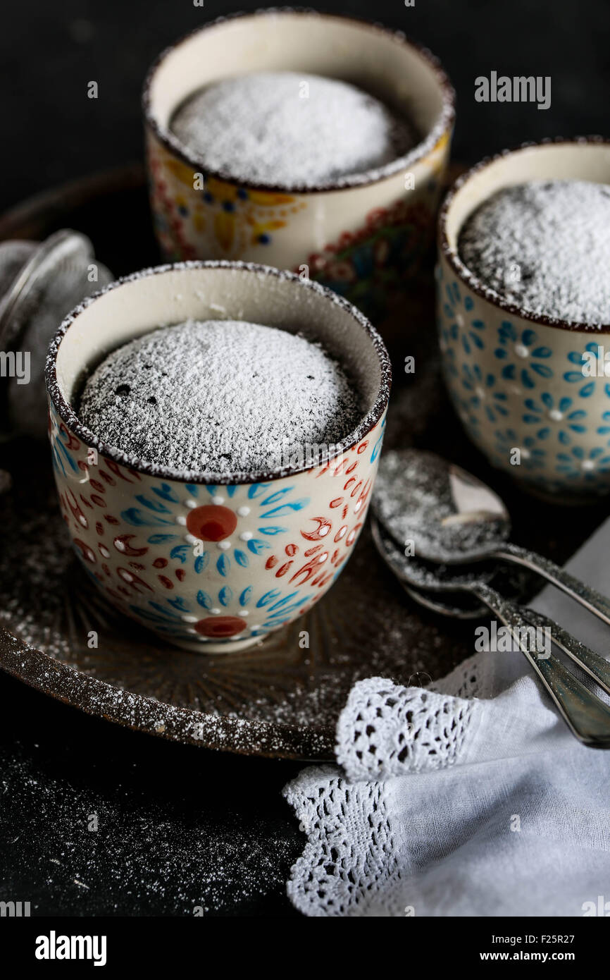 Mug cake au chocolat Banque D'Images