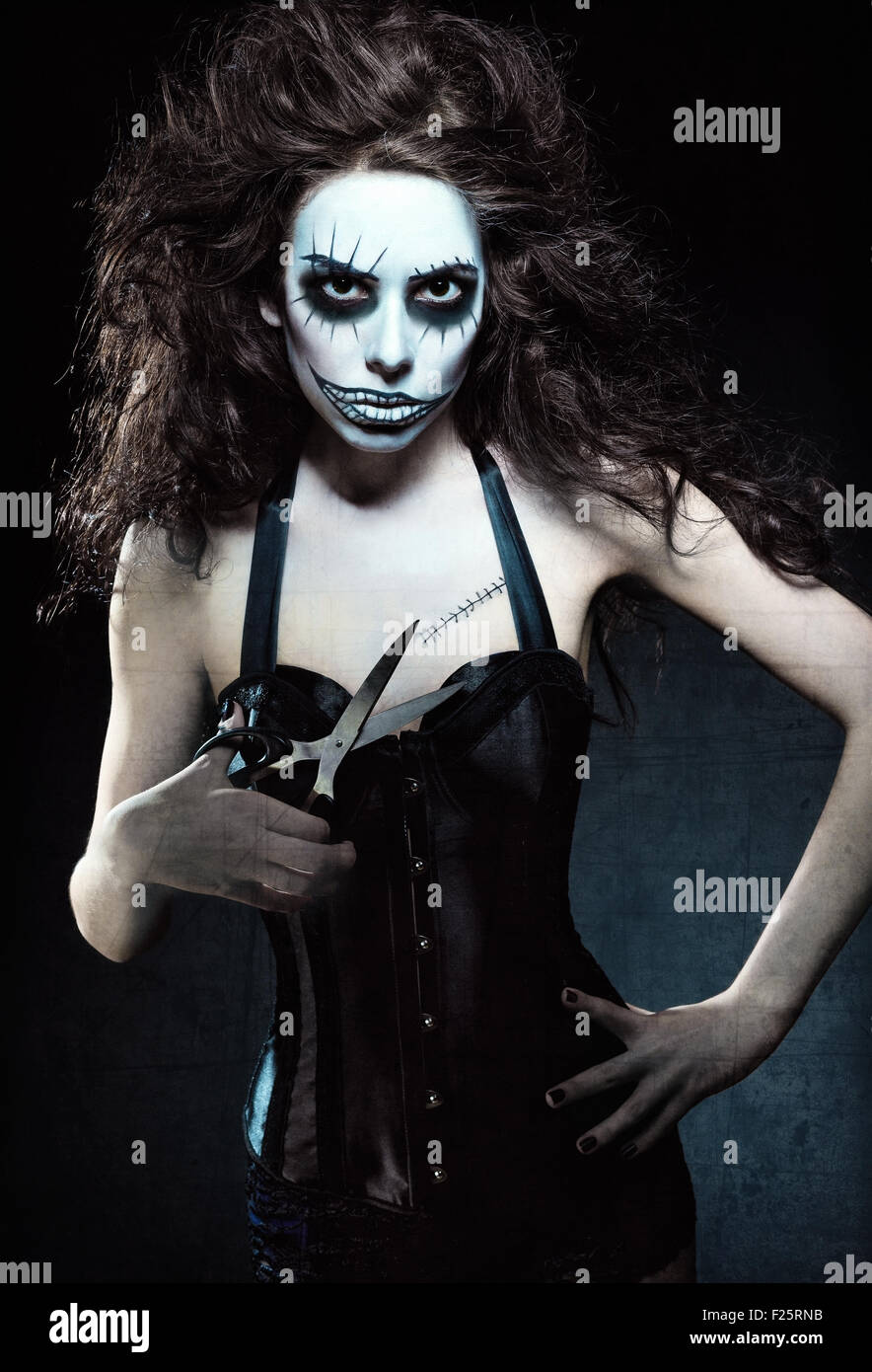 Beautiful Sad Gothic Woman In Banque D Image Et Photos Alamy