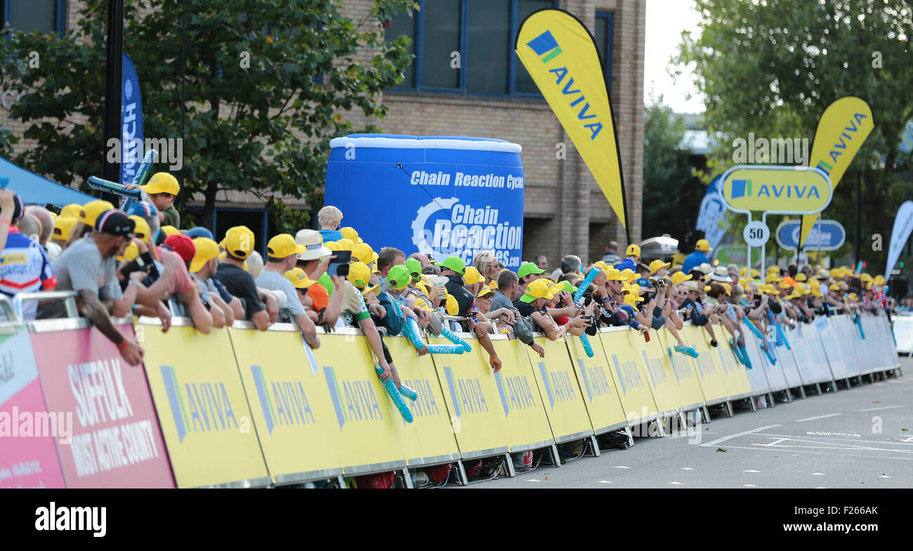 Fakenham, UK. 12 Sep, 2015. Tour de France Étape 7. Fakenham à Ipswich. Étape 7 terminer les foules à Ipswich : Action Crédit Plus Sport/Alamy Live News Banque D'Images
