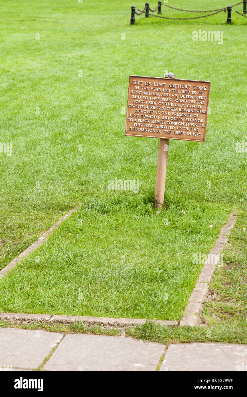 Le lieu de sépulture, tombe ou tombeau du roi Arthur, Abbaye de Glastonbury Glastonbury, Somerset, England UK Banque D'Images