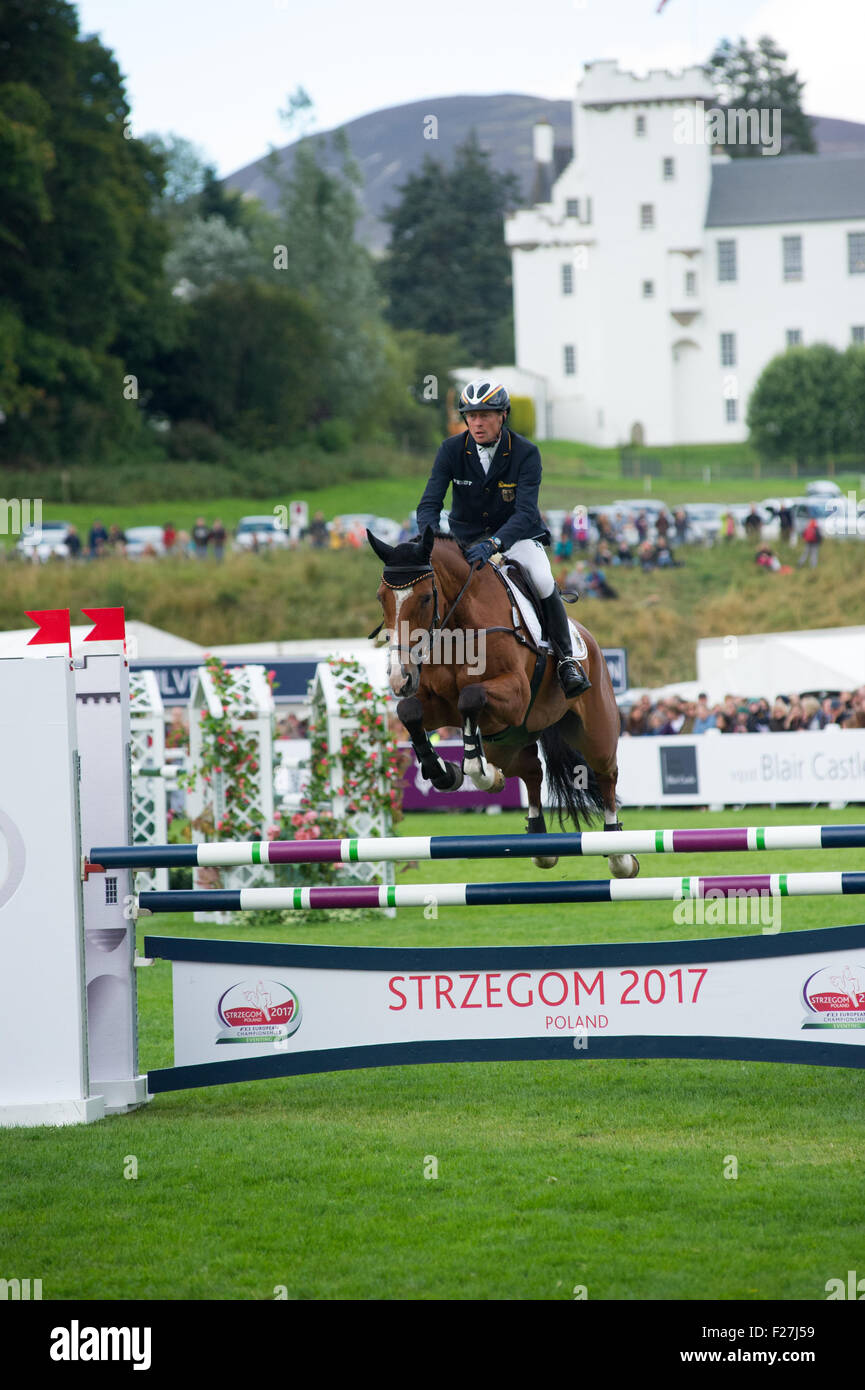 Blair Atholl, en Écosse le 13 septembre 2015. FEI Longines Champions cso européenne tenue à Blair Atholl Estate. Le dernier jour de l'événement de trois jours a consisté en équitation et divers autres événements montrant de cheval. Certains des meilleurs cavaliers mondiaux étaient présents pour participer au concours. Crédit : Andrew Steven Graham/Alamy Live News Banque D'Images