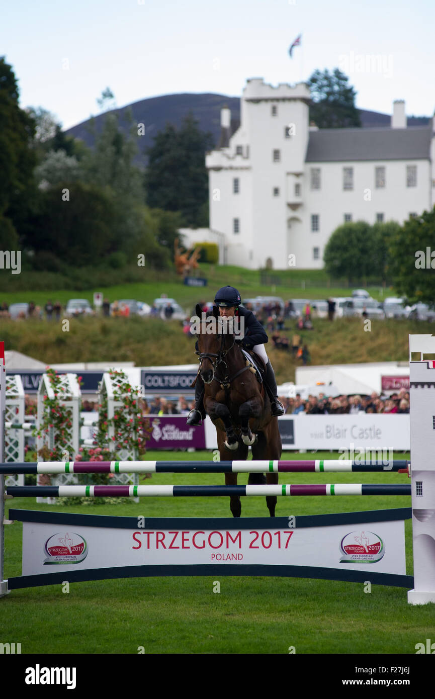 Blair Atholl, en Écosse le 13 septembre 2015. FEI Longines Champions cso européenne tenue à Blair Atholl Estate. Le dernier jour de l'événement de trois jours a consisté en équitation et divers autres événements montrant de cheval. Certains des meilleurs cavaliers mondiaux étaient présents pour participer au concours. Crédit : Andrew Steven Graham/Alamy Live News Banque D'Images