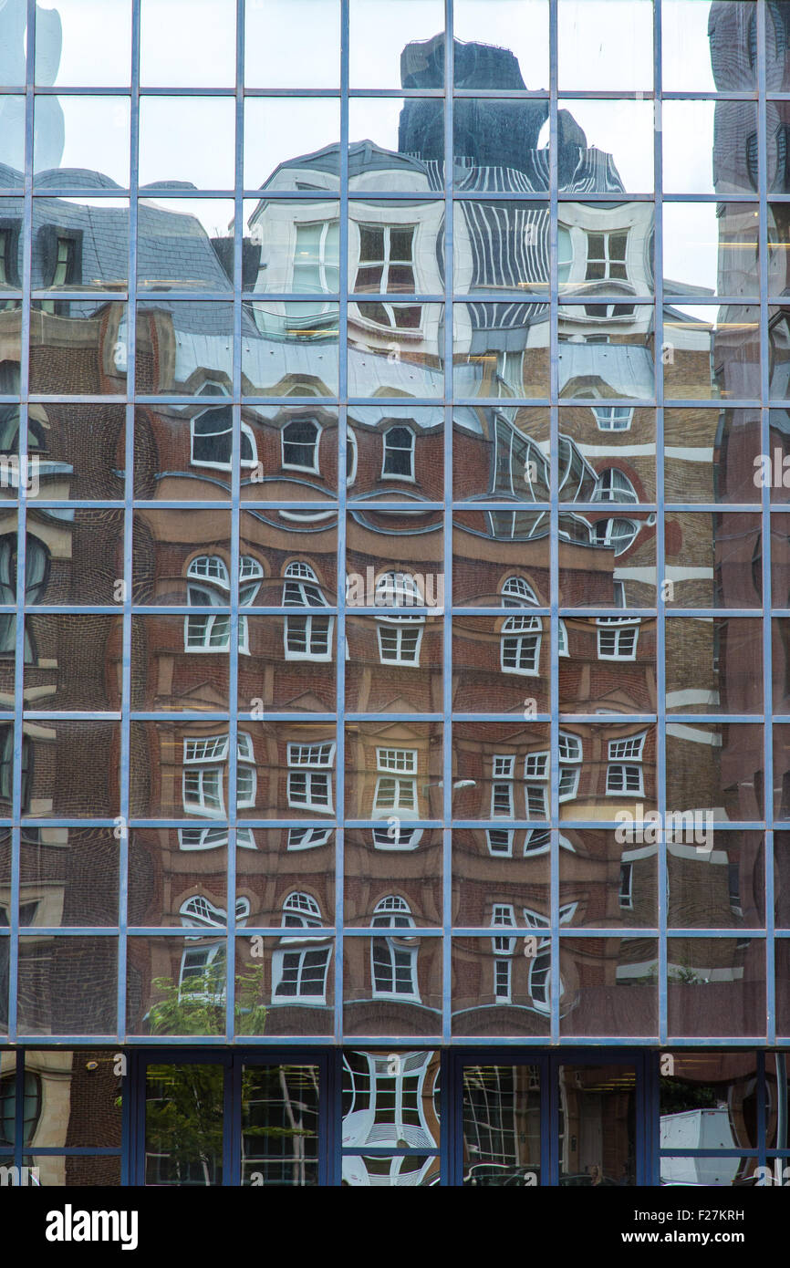 Réflexions dans le Nord & Shell Numéro de bâtiment 10 Lower Thames Street Londres Banque D'Images