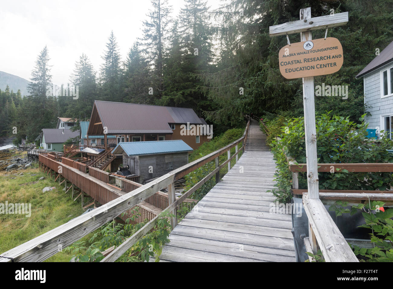 La petite communauté de Baranof Warm Springs, Alaska. Banque D'Images